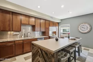 Photo #6: 7043083 Listing