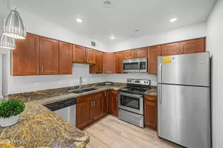 Photo #2: 7043705 Listing