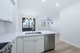 Photo #3: 7043880 Listing