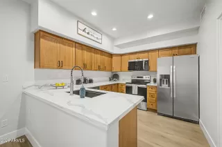 Photo #4: 7044126 Listing