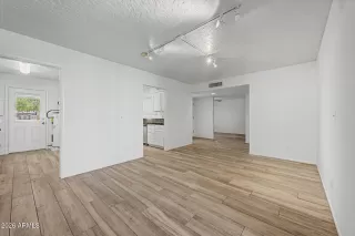 Photo #5: 7044337 Listing