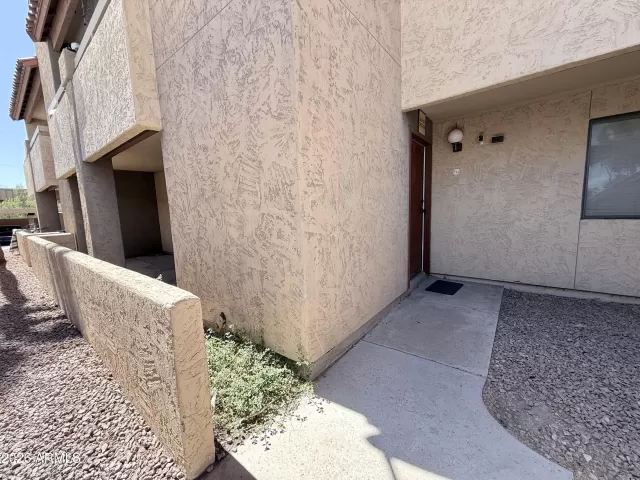 MLS: 7044489 Condo For Sale