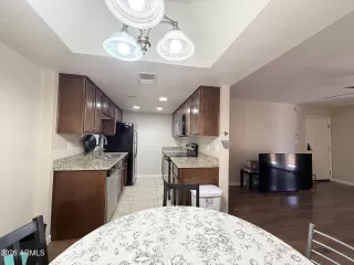 Photo #5: 7044489 Listing