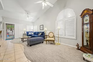 Photo #4: 7044550 Listing