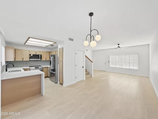MLS: 7044582 Condo For Sale