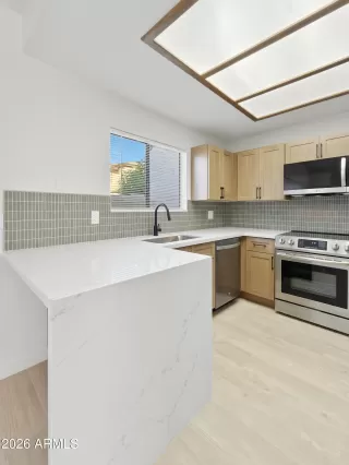 Photo #4: 7044582 Listing 