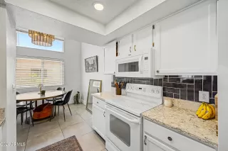 Photo #6: 7045770 Listing