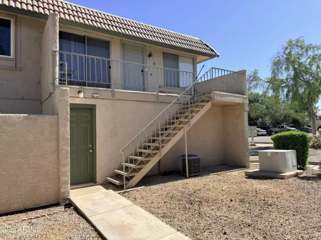 MLS: 7046731 Condo For Sale