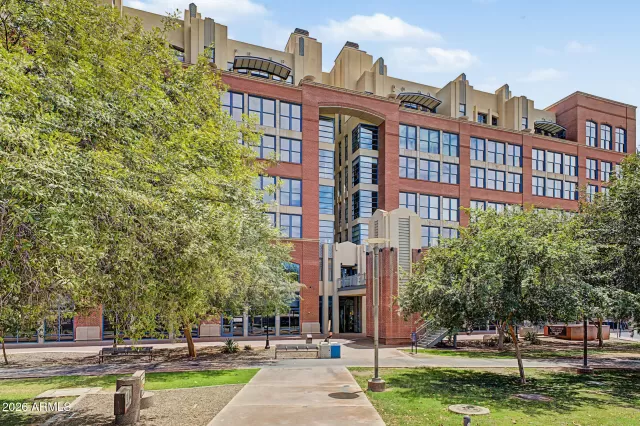 MLS: 7047355 Condo For Sale