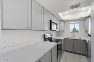 Photo #2: 7047396 Listing 