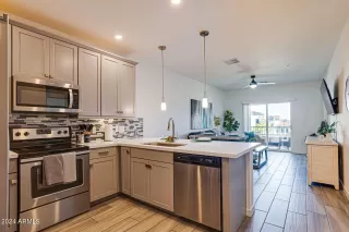 Photo #3: 7047720 Listing 
