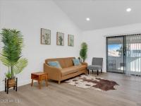 More Details about MLS # 6843932 : 413 E LINDA LANE#D